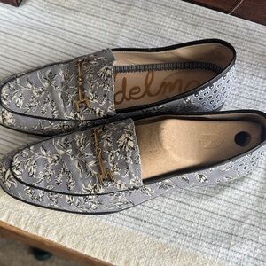 Sam Edelman Blue  Floral Women's Loafers in hood shape. Soles are a bit worn.